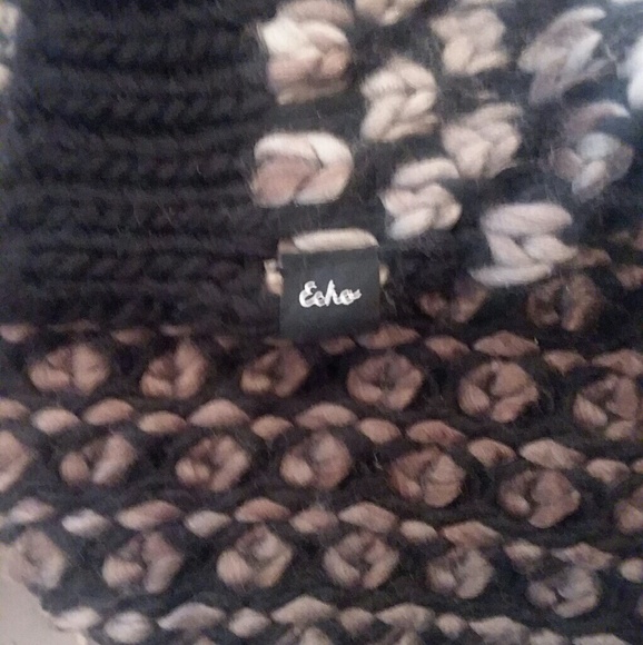 Echo Knit Ombre Scarf - Picture 2 of 2
